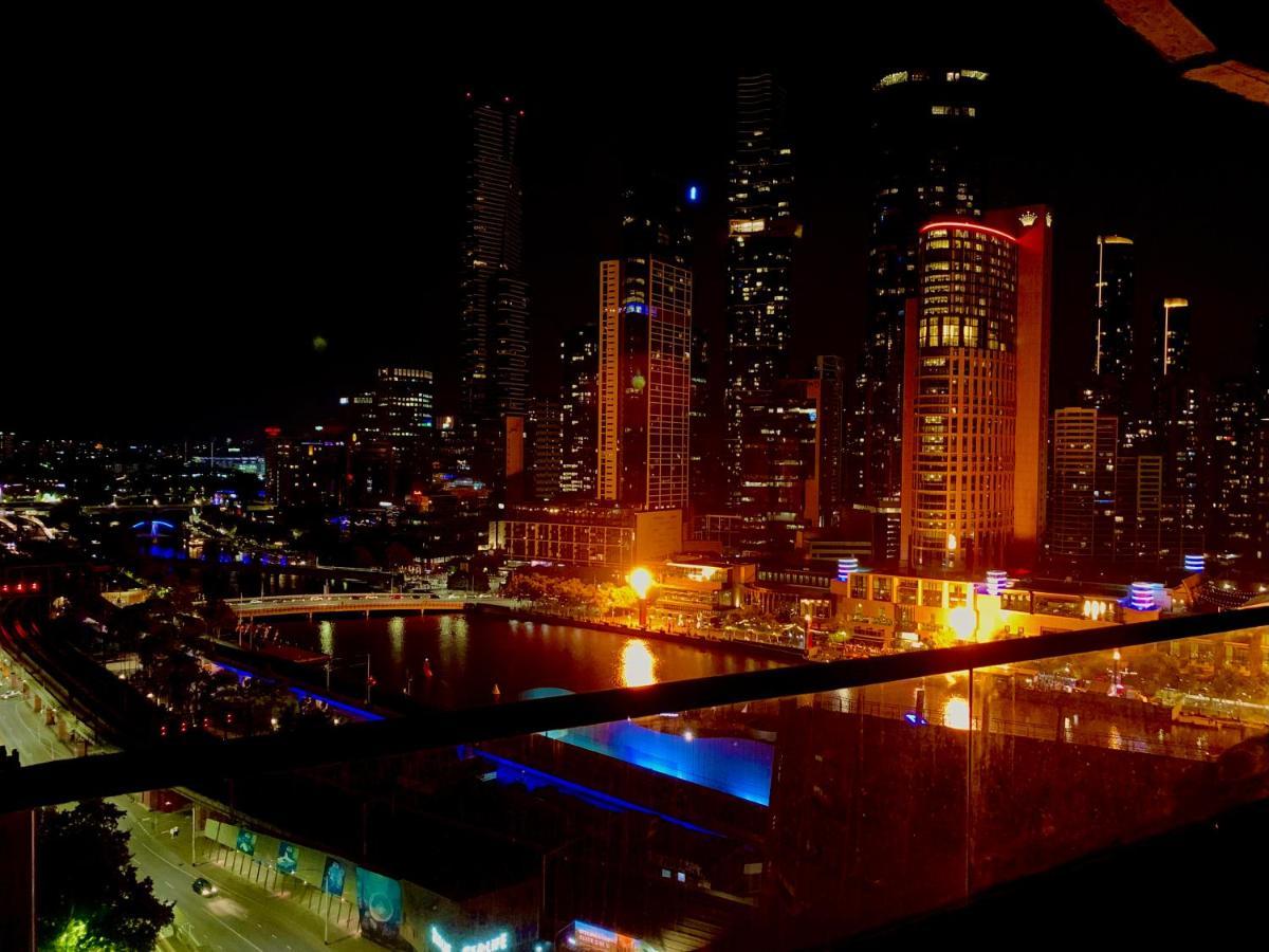 Aura2107, 2 Bedroom Apartment With Balcony, Stunning Yarra River And City Views 墨尔本 外观 照片